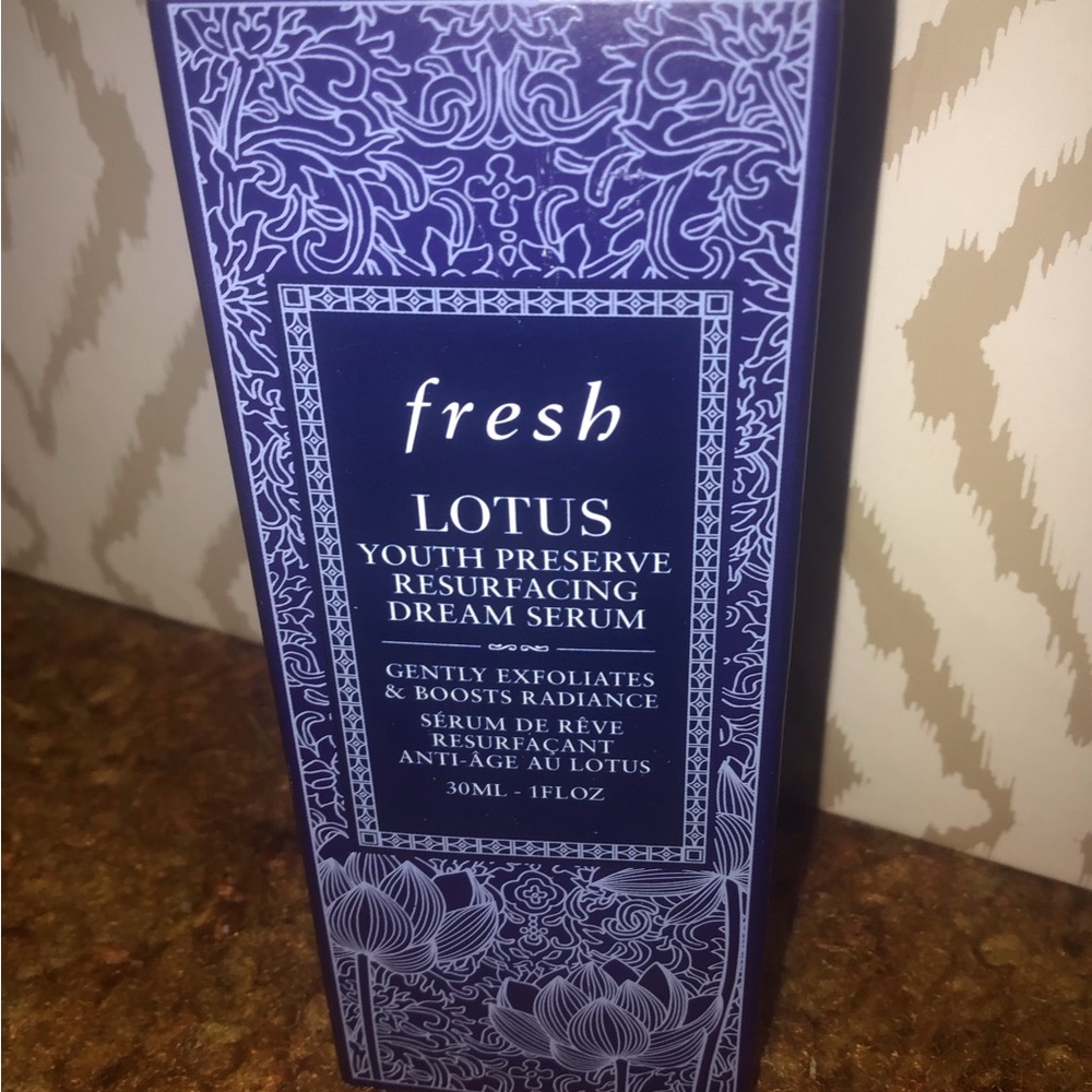 New In Box Fresh Lotus Youth Preserve Resurfacing Dream Serum - Blue